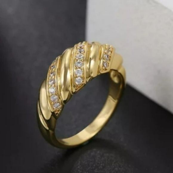 Size 10 Womens Gold Plated‎ Zircon Dome  Twisted Ring - Picture 5 of 15